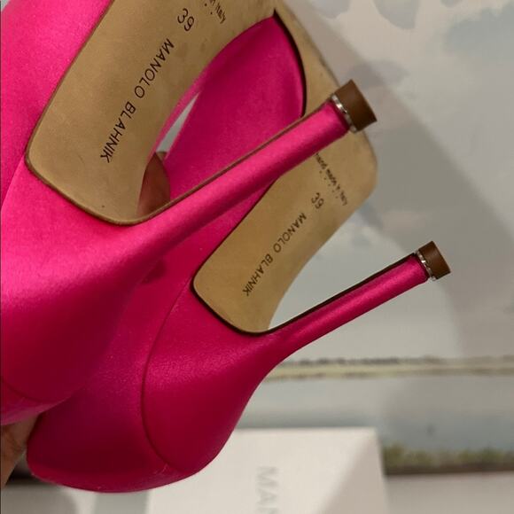 Manolo Blahnik Hangisi 105 Size 39 BPNK Satin Pumps - Picture 9 of 12